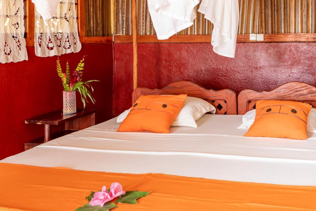 Floraly Komba Hotel - Nosy Komba מראה חיצוני תמונה